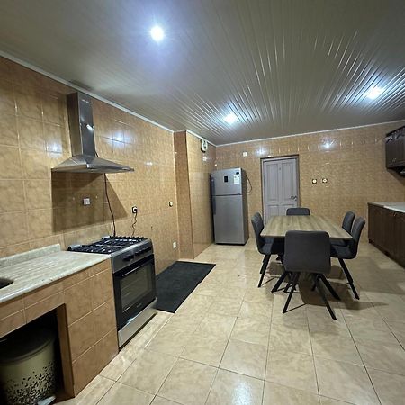 באטומי Linda Guest House מראה חיצוני תמונה