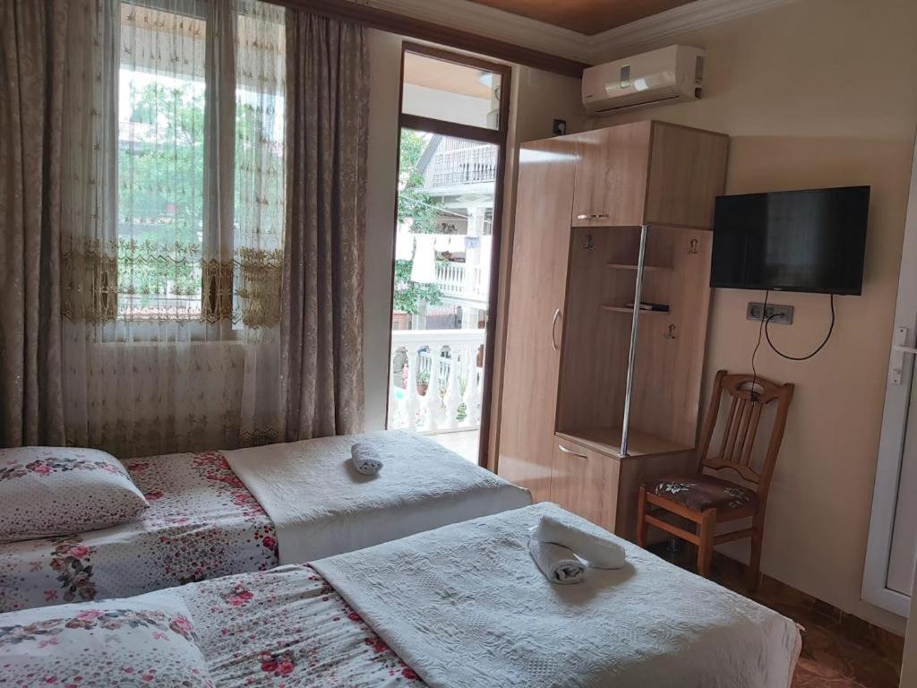 באטומי Linda Guest House מראה חיצוני תמונה