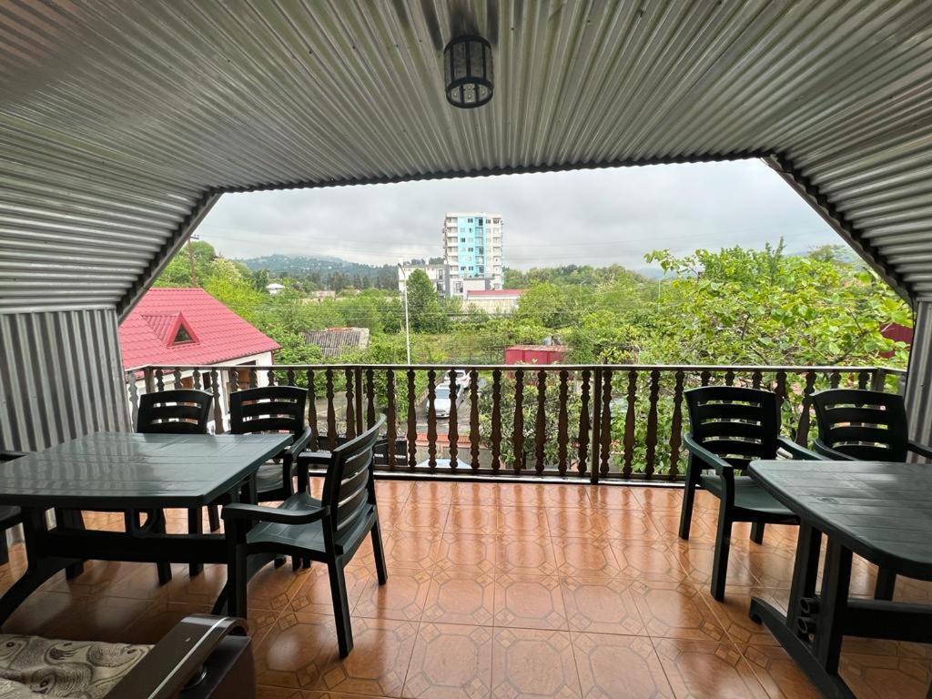באטומי Linda Guest House מראה חיצוני תמונה