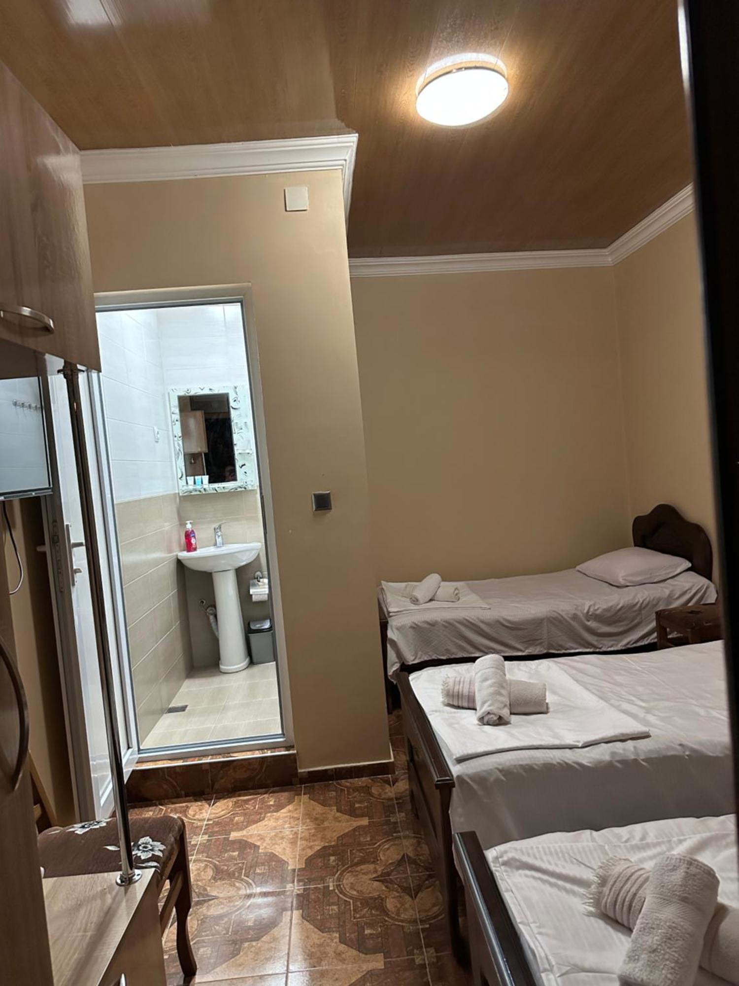 באטומי Linda Guest House מראה חיצוני תמונה