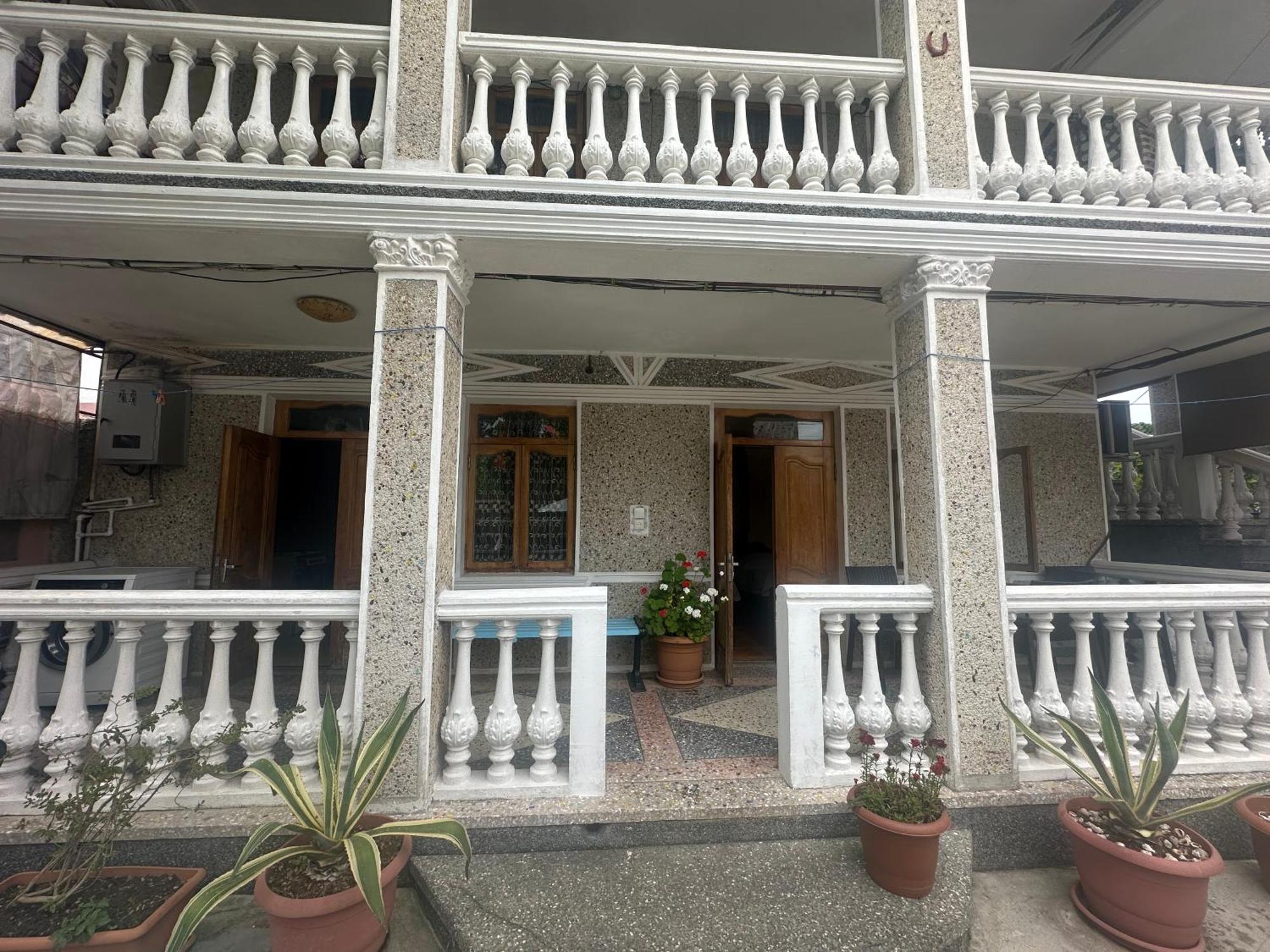 באטומי Linda Guest House מראה חיצוני תמונה