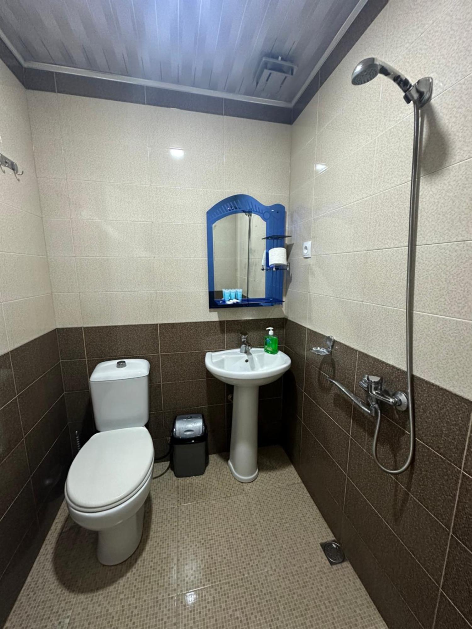 באטומי Linda Guest House מראה חיצוני תמונה
