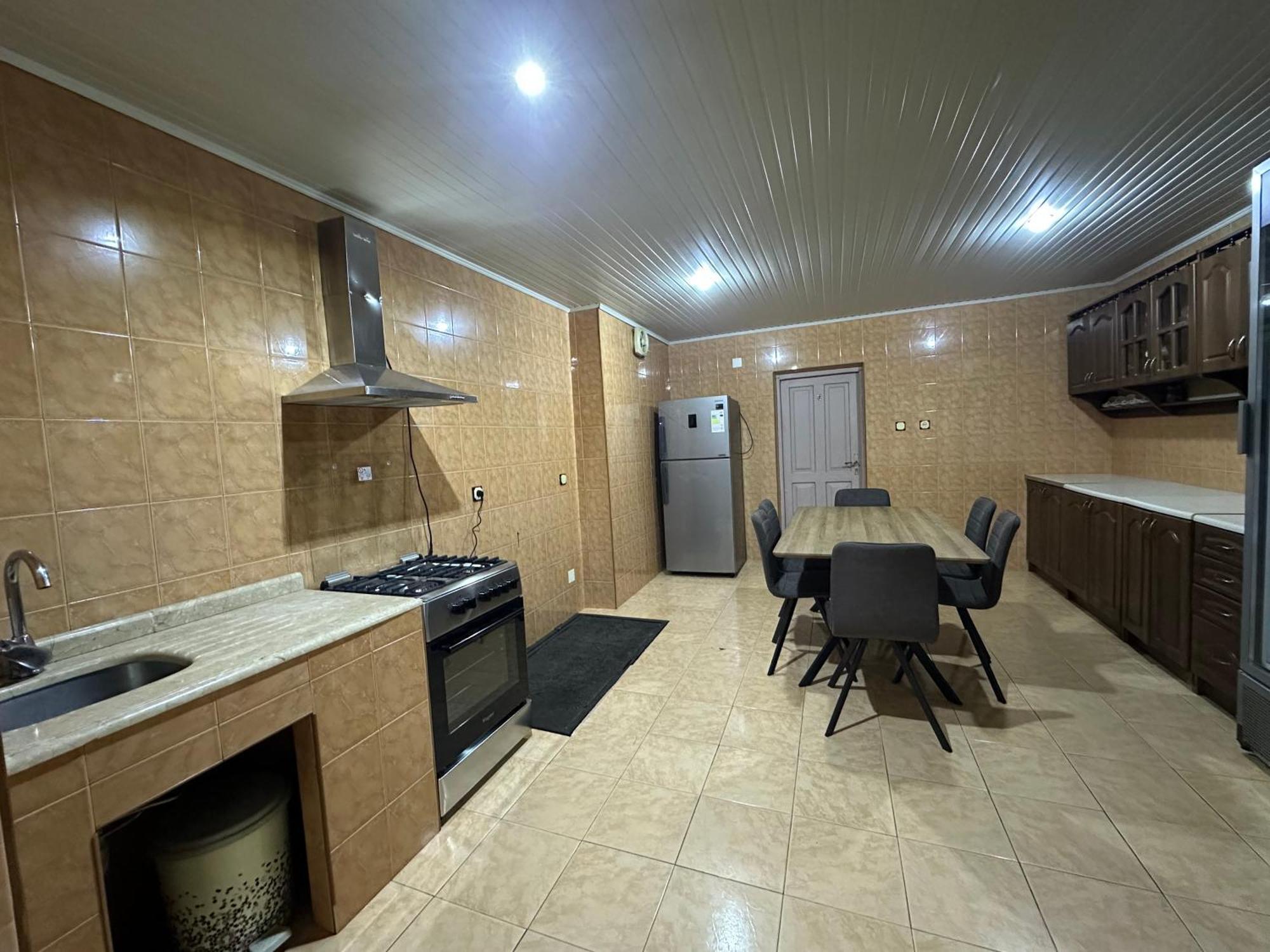 באטומי Linda Guest House מראה חיצוני תמונה