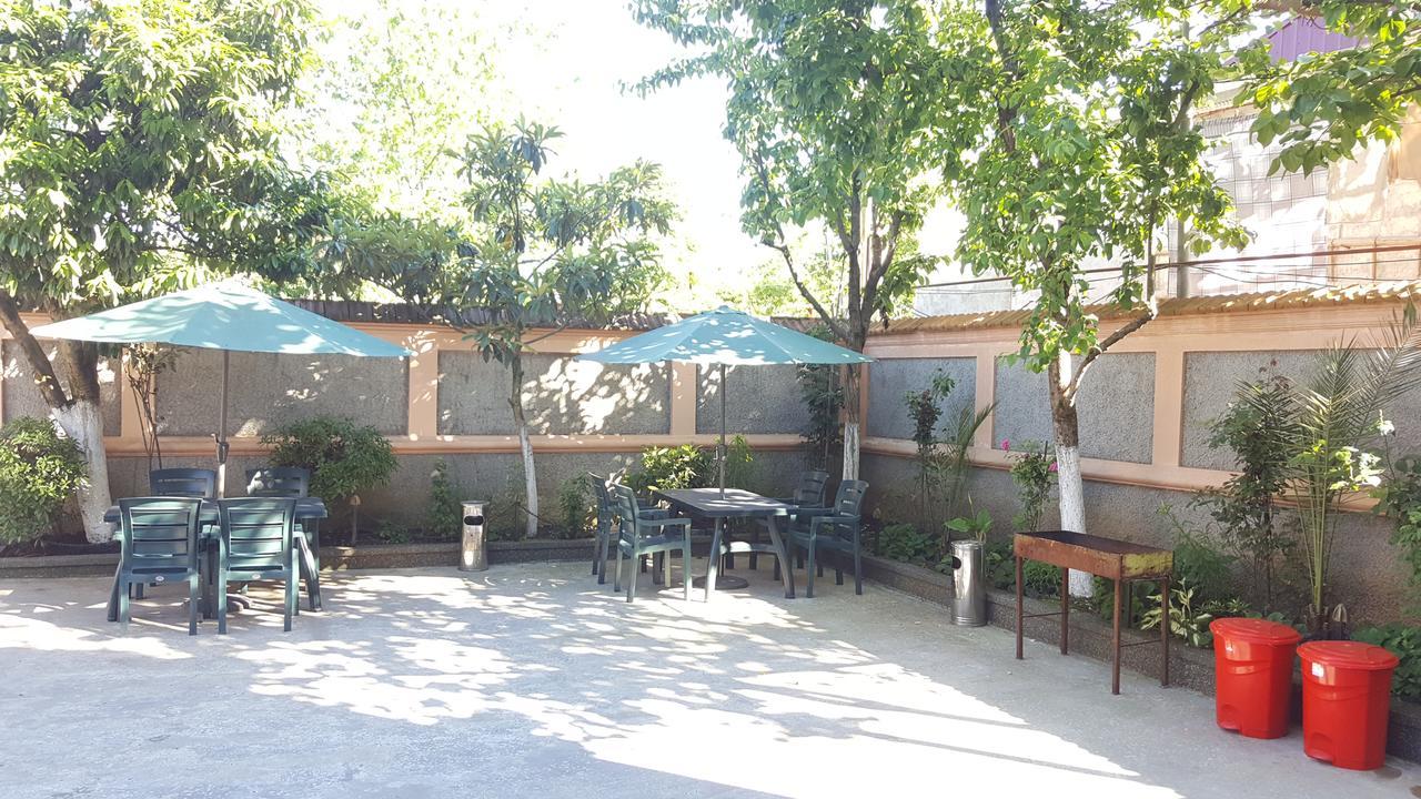 באטומי Linda Guest House מראה חיצוני תמונה
