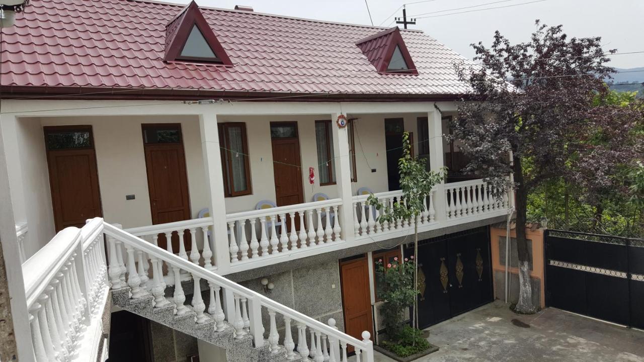 באטומי Linda Guest House מראה חיצוני תמונה